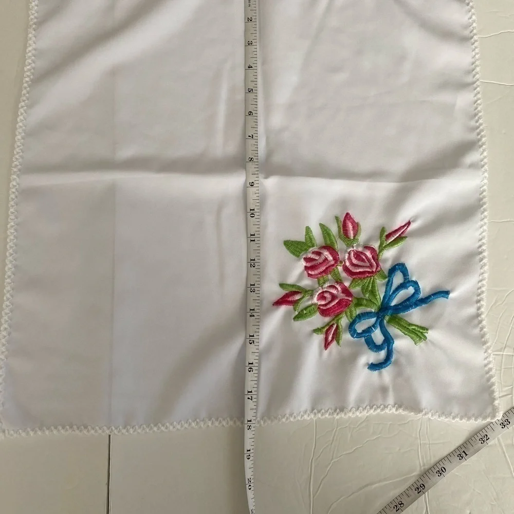 Hand embroidery 🪡 🧵 to wrap tortillas